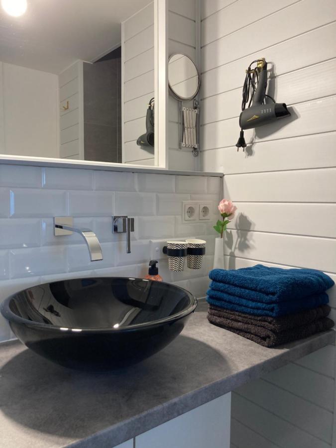Living At Saarpartments - Adultsonly - Business & Holiday Homes With Kitchen For Long- And Short Term Stay, 3 Min To St Johanner Markt And Points Of Interest Saarbruecken Ngoại thất bức ảnh